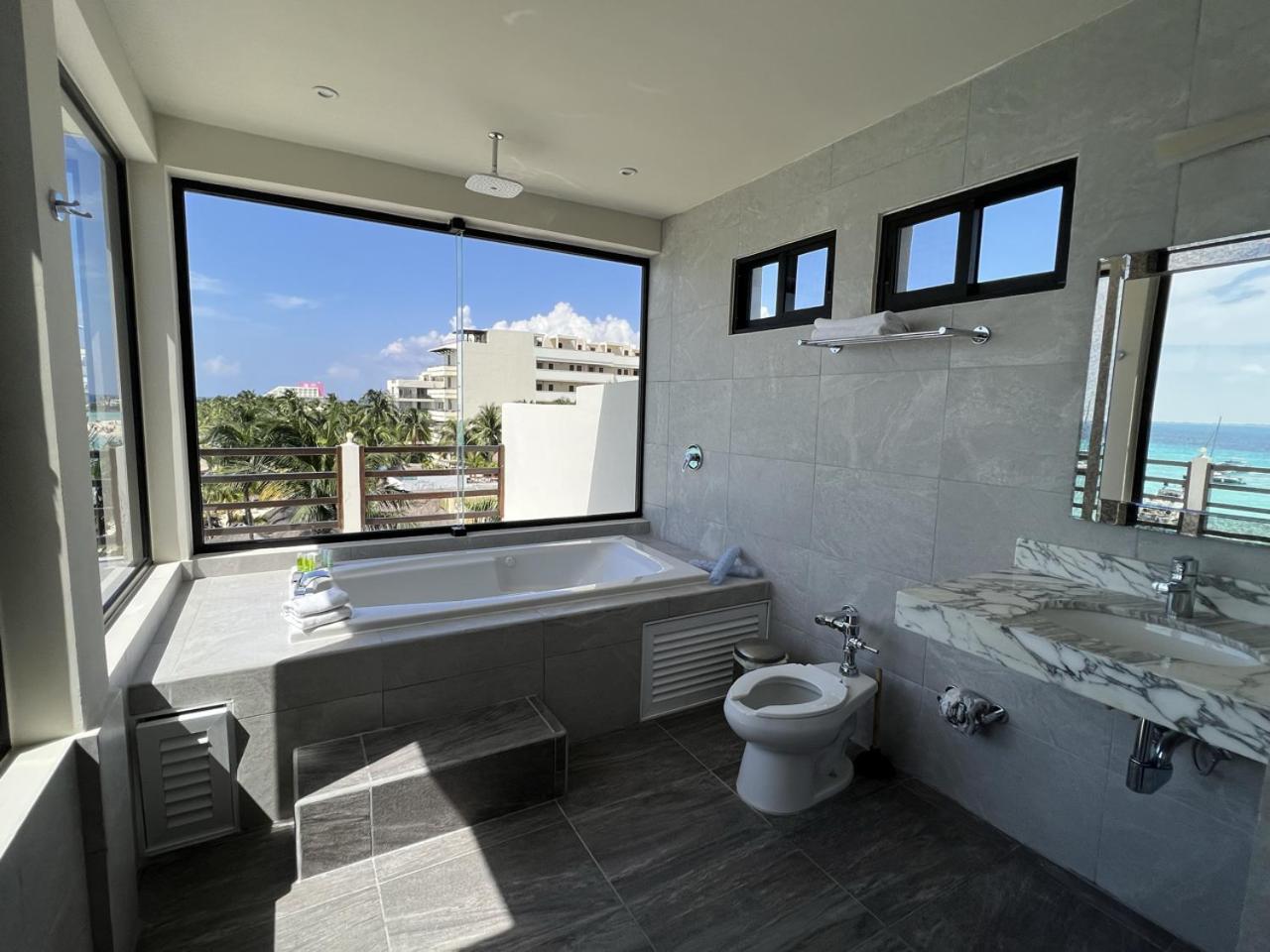 Cuxos Hotel Beachfront Isla Mujeres Eksteriør billede